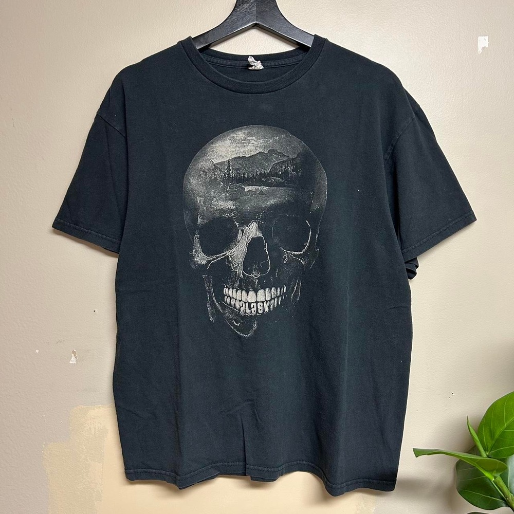 Vintage 2000s Alaska Skull Grunge Faded Black Shirt Mens Medium